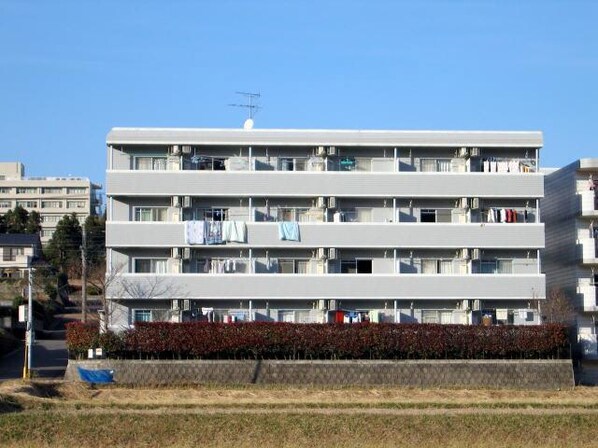 レジデンス学園 B棟の物件外観写真